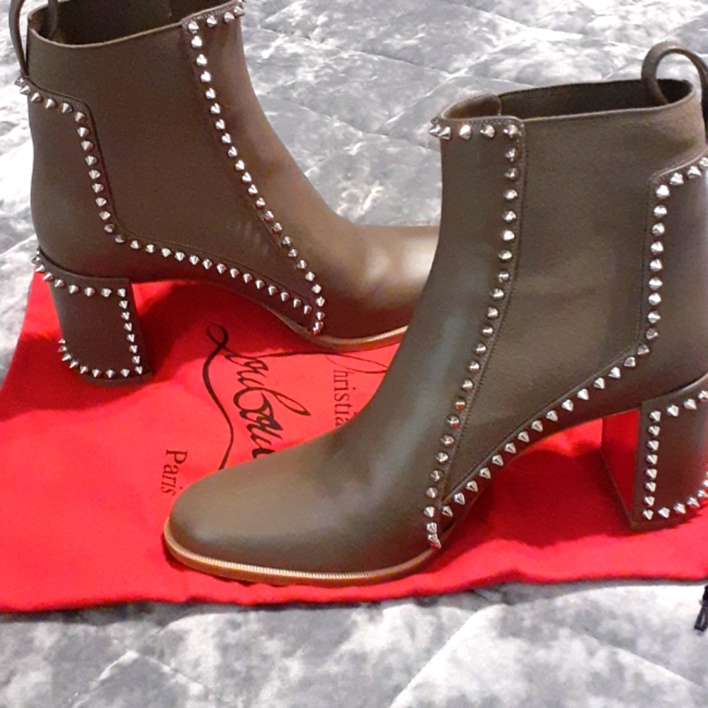 Christian LOUBOUTIN Spike BOOTIES